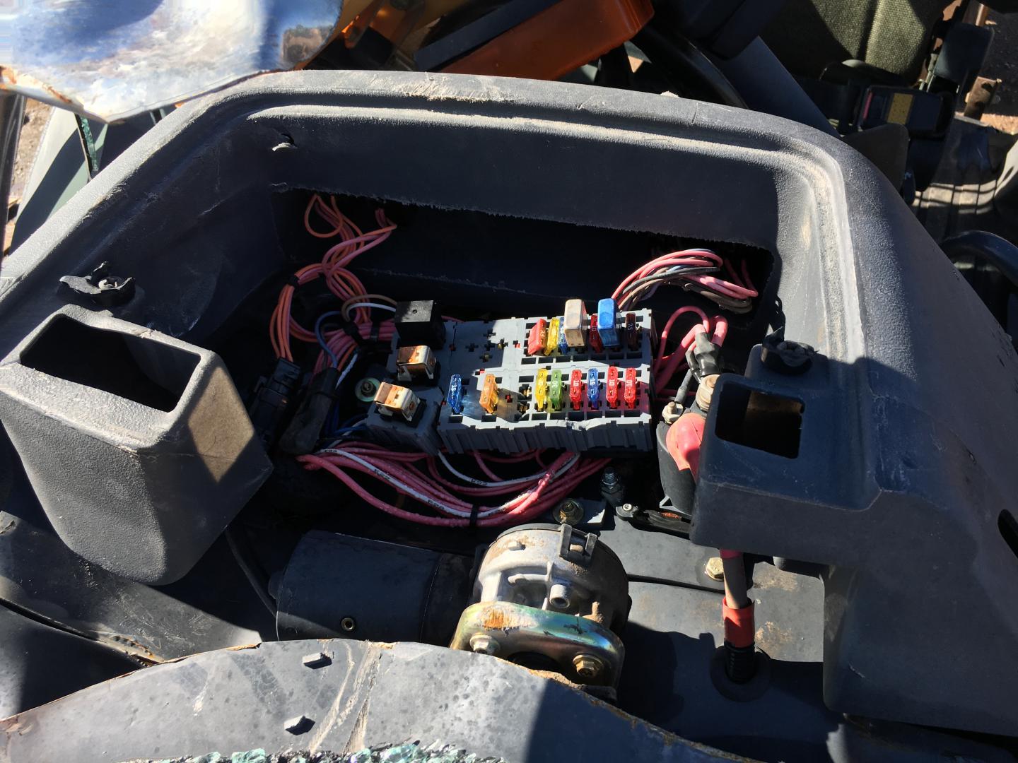 ./imagenes/INVOICE/2019/16900/RETROEXCAVADORA  PARA REFACCIONES 310SG (26).JPG